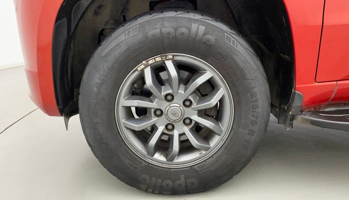 2018 Mahindra TUV300 T10, Diesel, Manual, 50,162 km, Left Front Wheel