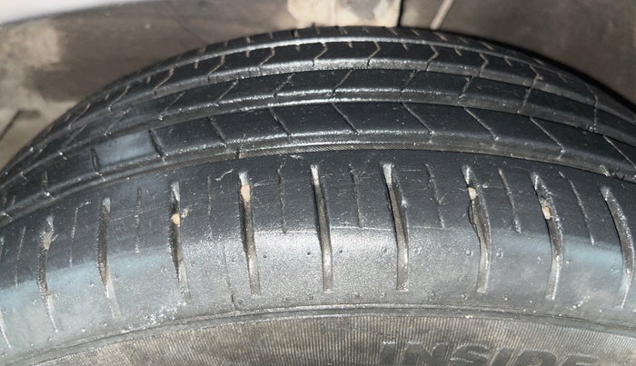 2017 Maruti Baleno ALPHA PETROL 1.2, Petrol, Manual, 71,363 km, Left Front Tyre Tread