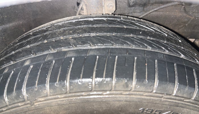 2017 Maruti Baleno ALPHA PETROL 1.2, Petrol, Manual, 71,363 km, Right Front Tyre Tread