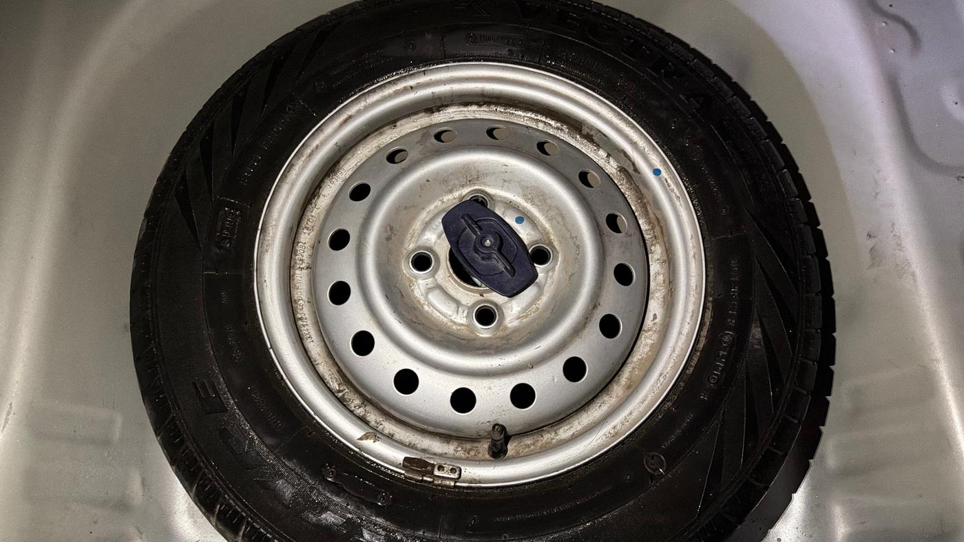 2019 Maruti New Wagon-R LXI 1.0, Petrol, Manual, 39,618 km, Spare Tyre