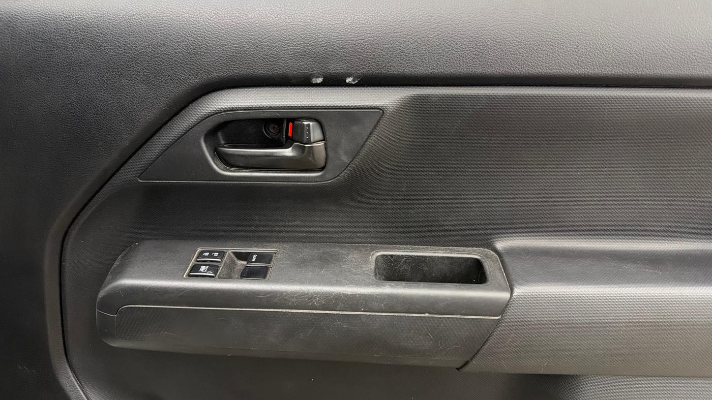 2019 Maruti New Wagon-R LXI 1.0, Petrol, Manual, 39,618 km, Driver Side Door Panels Control