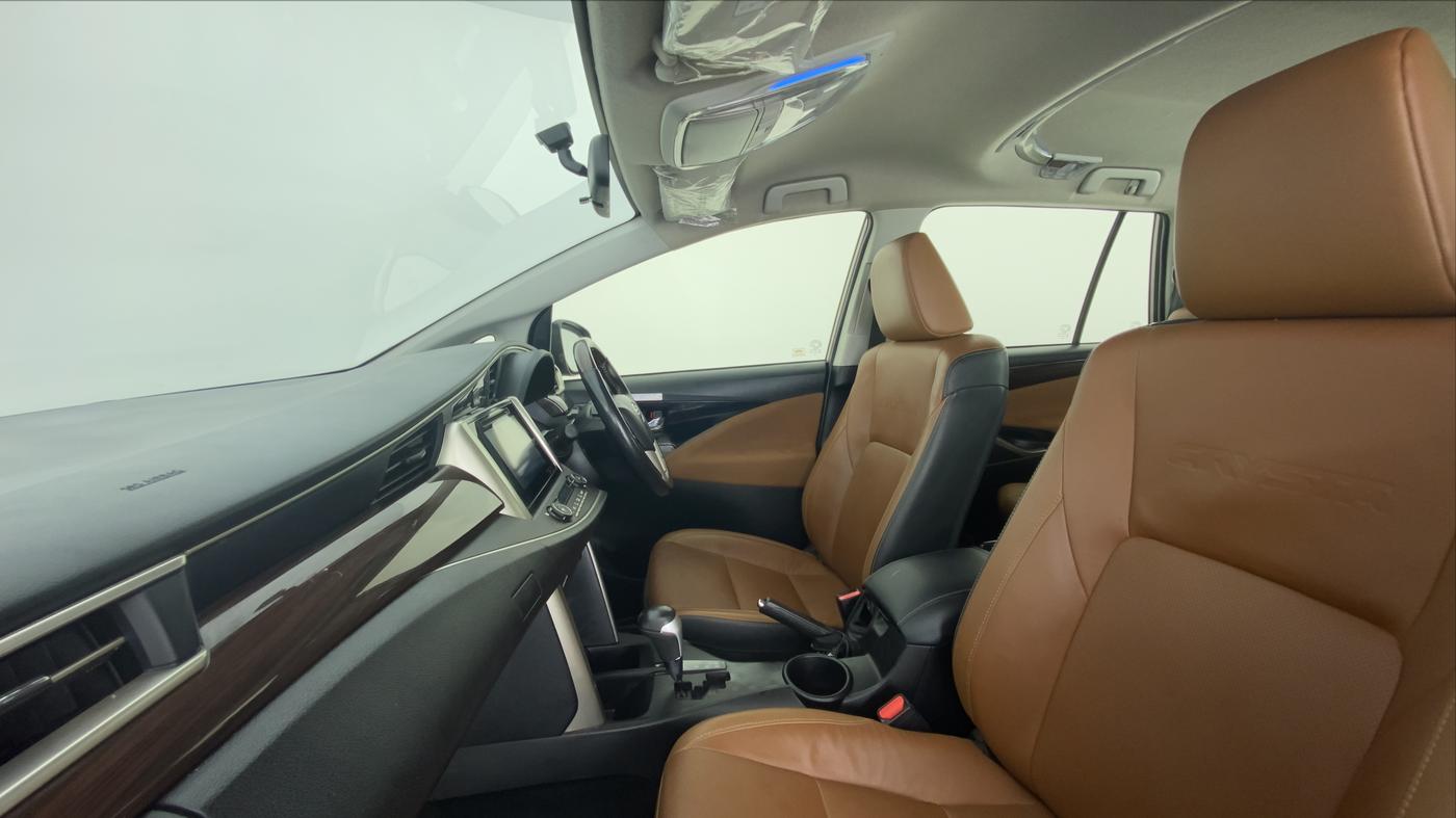 2020 Toyota Innova Crysta 2.4 ZX AT, Diesel, Automatic, 32,208 km, Right Side Front Door Cabin