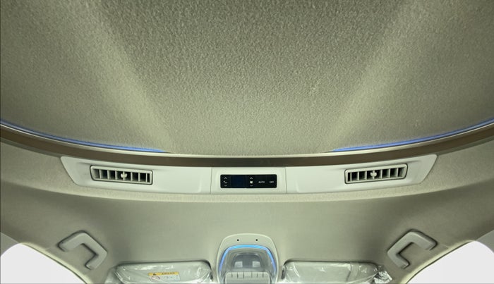 2020 Toyota Innova Crysta 2.4 ZX AT, Diesel, Automatic, 32,208 km, Rear AC Vents