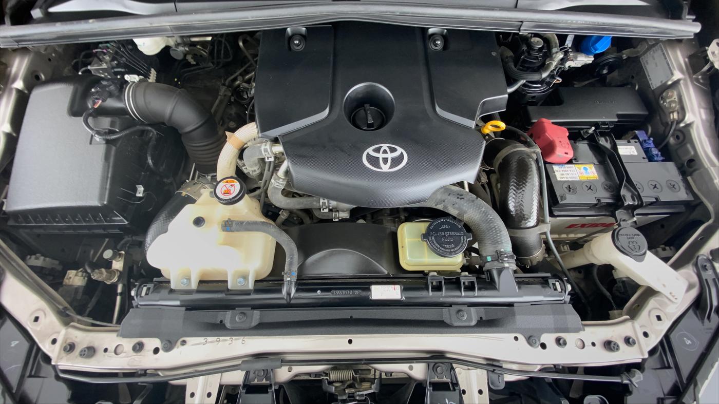 2020 Toyota Innova Crysta 2.4 ZX AT, Diesel, Automatic, 32,208 km, Open Bonet