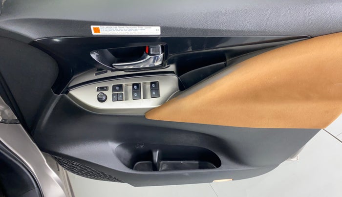 2020 Toyota Innova Crysta 2.4 ZX AT, Diesel, Automatic, 32,208 km, Driver Side Door Panels Control