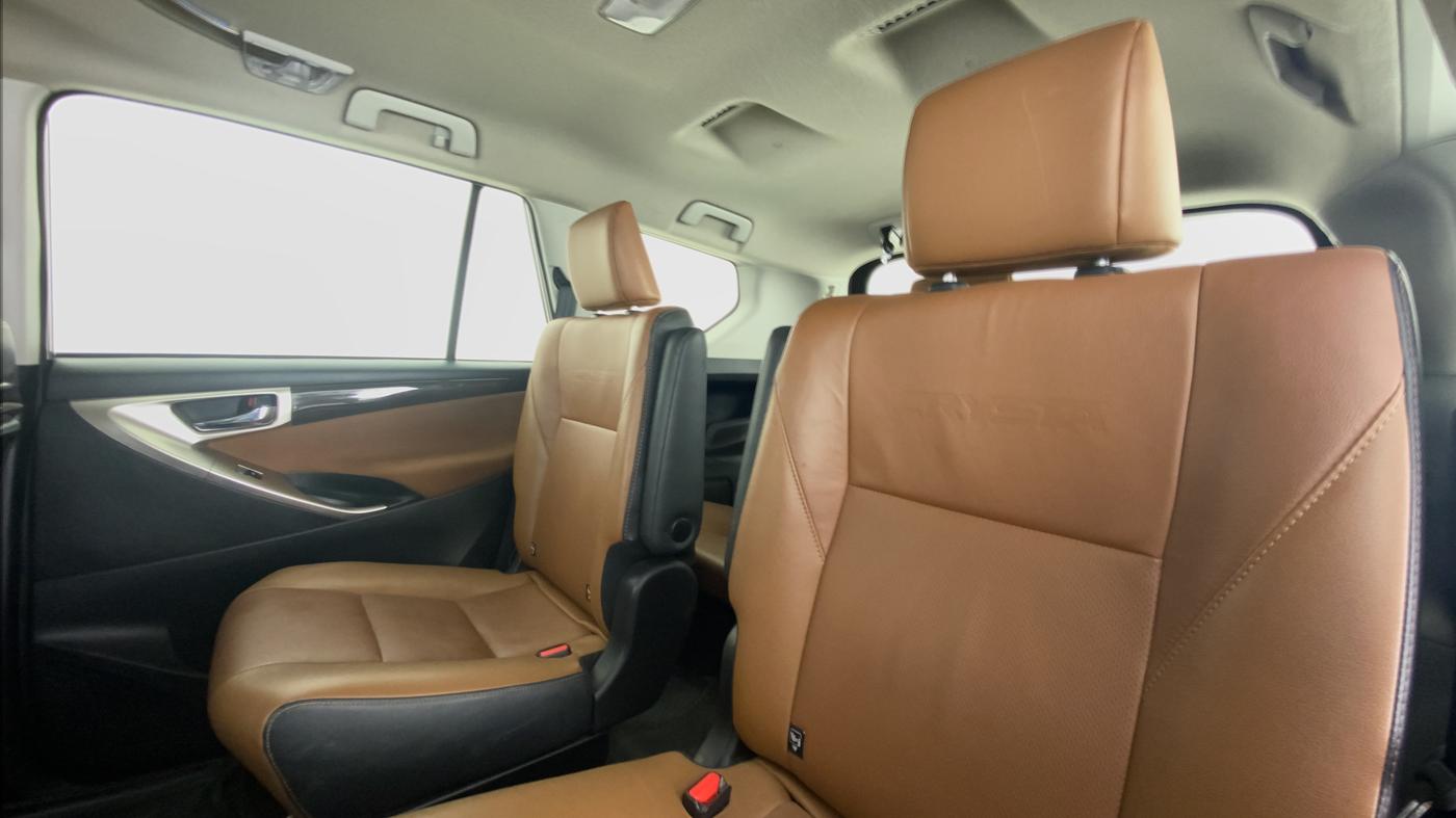 2020 Toyota Innova Crysta 2.4 ZX AT, Diesel, Automatic, 32,208 km, Right Side Rear Door Cabin