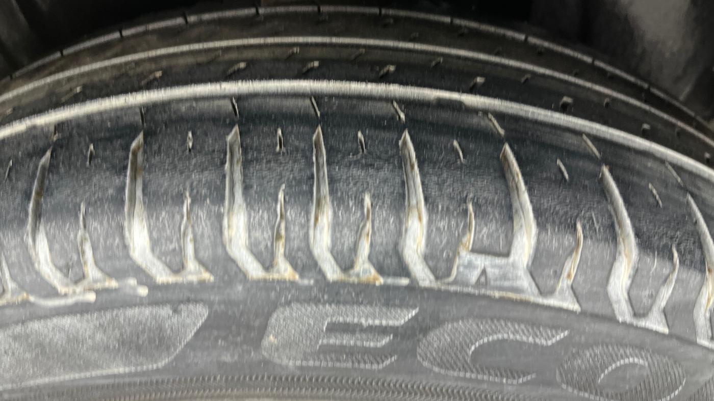2020 Maruti Ertiga ZXI SHVS, Petrol, Manual, 46,179 km, Left Rear Tyre Tread
