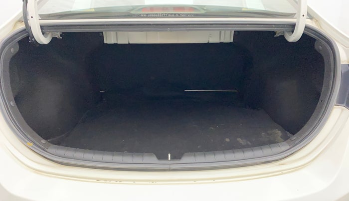 2019 Hyundai Verna 1.6 VTVT SX, Petrol, Manual, 57,949 km, Boot Inside