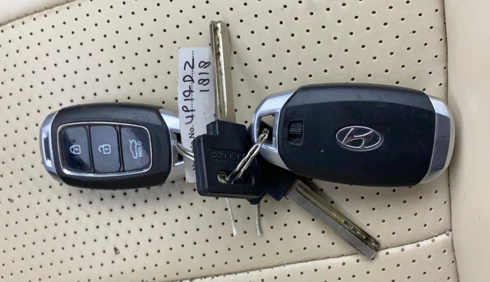 2019 Hyundai Verna 1.6 VTVT SX, Petrol, Manual, 57,949 km, Key Close Up