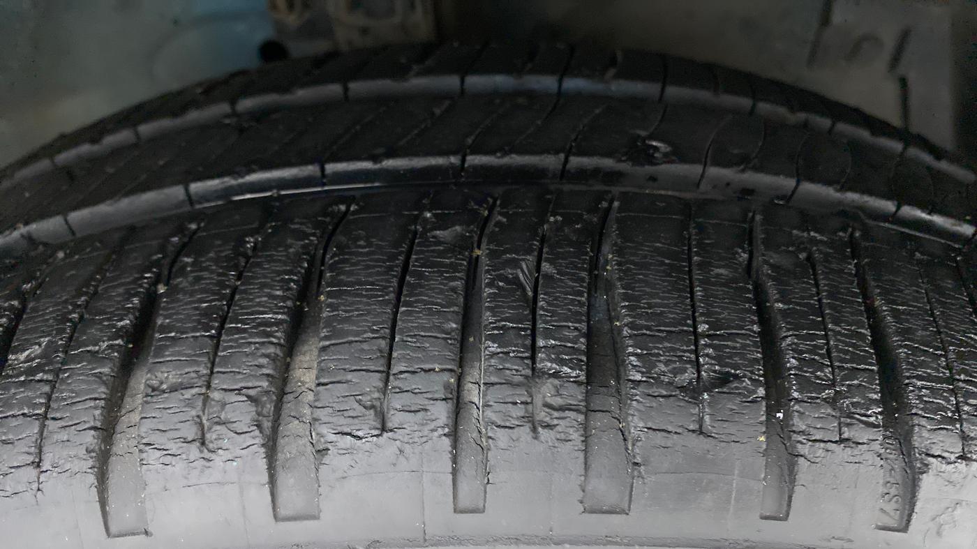2012 Maruti Swift Dzire ZDI, Diesel, Manual, 98,358 km, Right Rear Tyre Tread