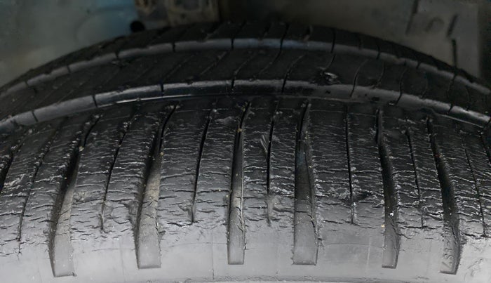 2012 Maruti Swift Dzire ZDI, Diesel, Manual, 98,358 km, Right Rear Tyre Tread
