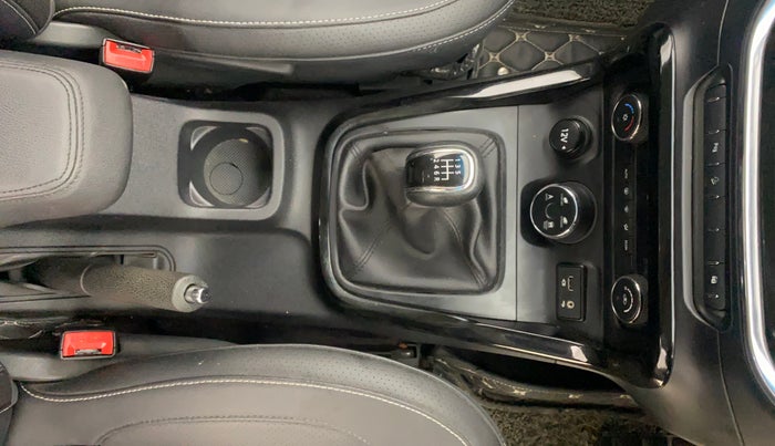 2019 Tata Hexa XT 4X4 7 STR, Diesel, Manual, 30,376 km, Gear Lever