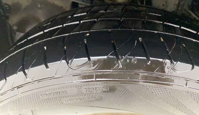 2019 Tata Hexa XT 4X4 7 STR, Diesel, Manual, 30,376 km, Left Front Tyre Tread