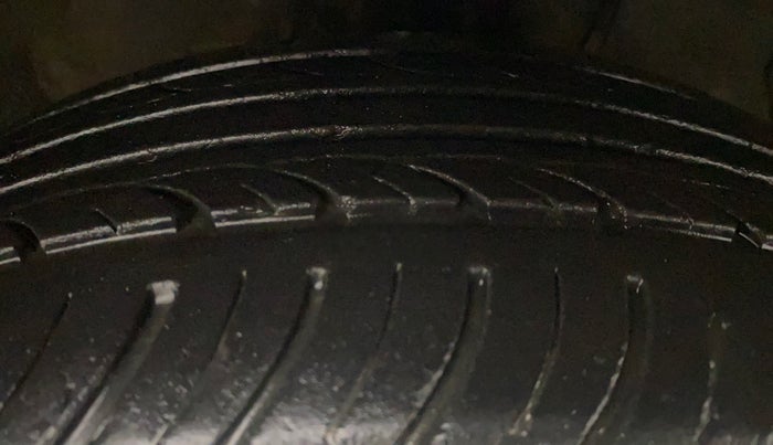 2013 Hyundai i20 ASTA 1.2, Petrol, Manual, 47,552 km, Right Front Tyre Tread