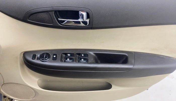 2013 Hyundai i20 ASTA 1.2, Petrol, Manual, 47,552 km, Driver Side Door Panels Control