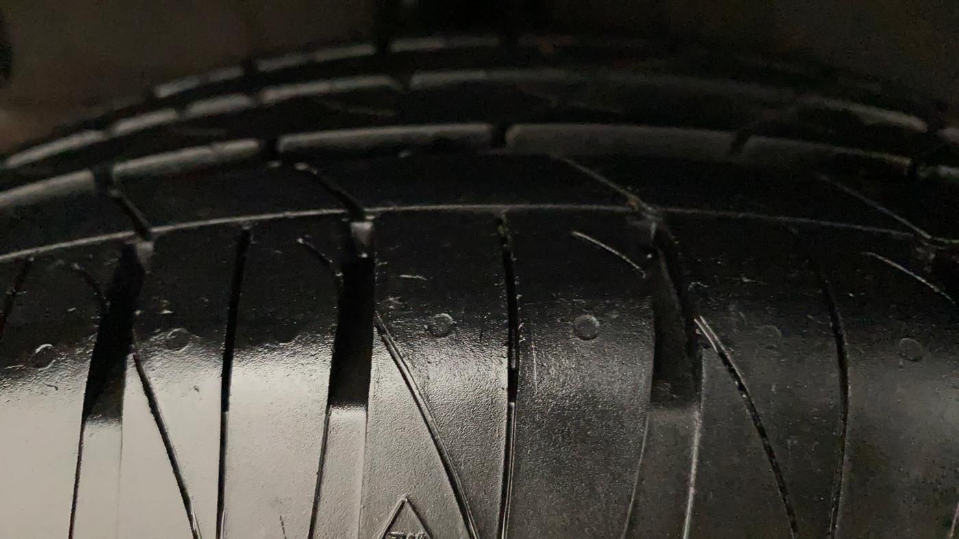 2021 KIA SONET HTK 1.2, Petrol, Manual, 19,909 km, Right Rear Tyre Tread