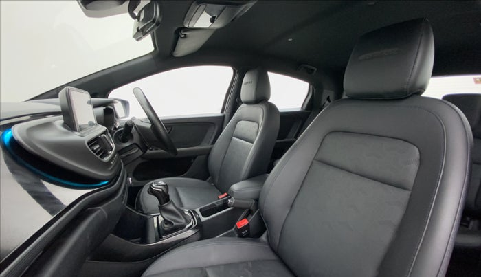 2022 Tata ALTROZ XZA PLUS DARK EDTION, Petrol, Automatic, 15,129 km, Right Side Front Door Cabin