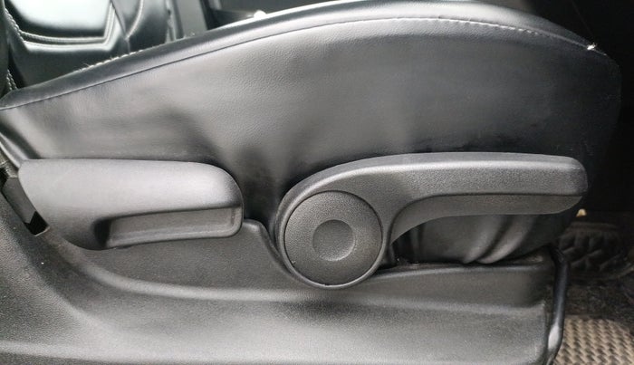 2020 Maruti Vitara Brezza ZXI AT SHVS, Petrol, Automatic, 53,042 km, Driver Side Adjustment Panel