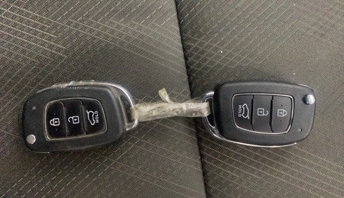 2019 Hyundai Creta E PLUS 1.6 PETROL, Petrol, Manual, 47,762 km, Key Close Up