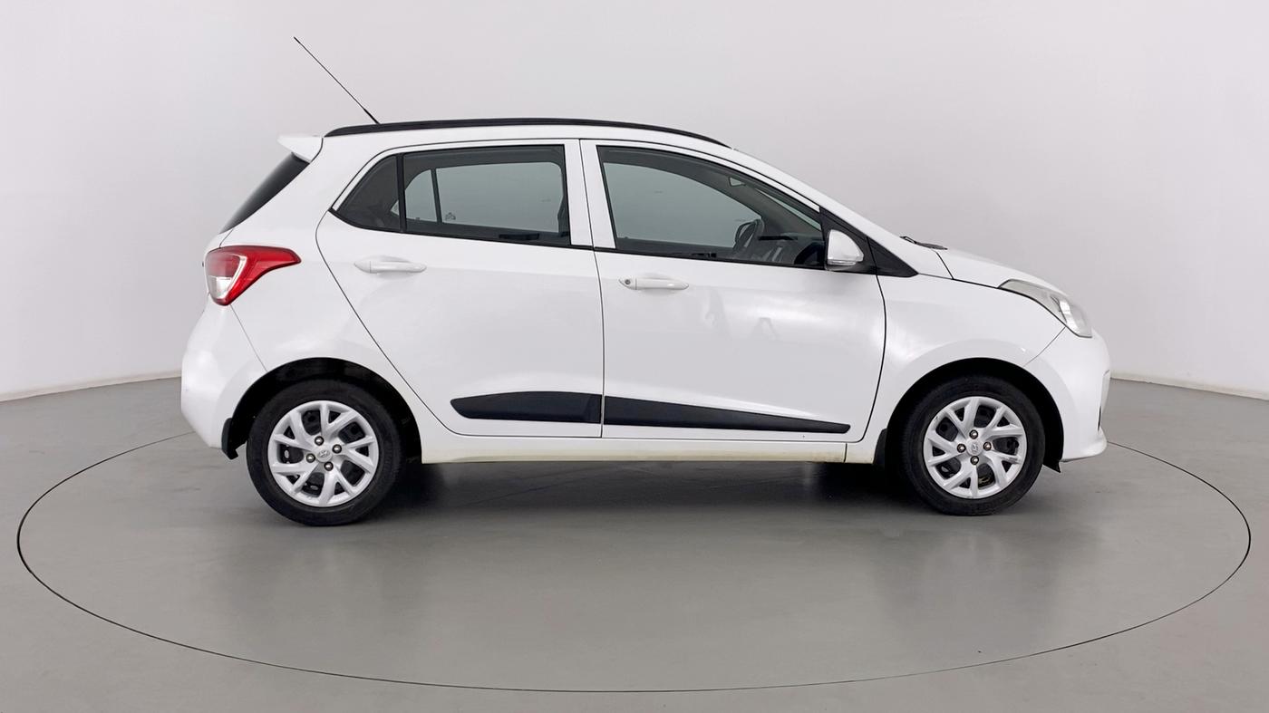 2018 Hyundai Grand i10 SPORTZ 1.2 KAPPA VTVT, Petrol, Manual, 29,497 km, Right Side View