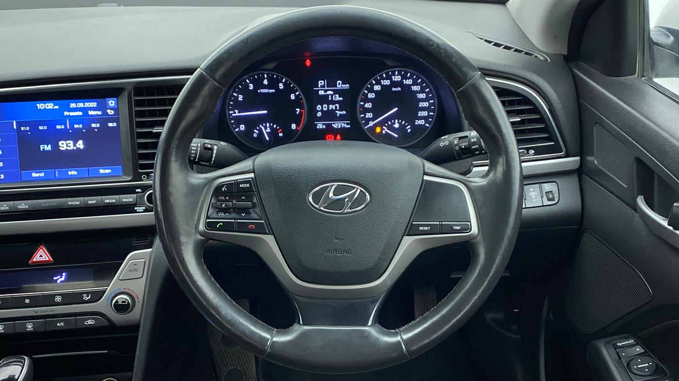2017 Hyundai New Elantra 2.0 SX AT, Petrol, Automatic, 42,802 km, Steering Wheel Close Up