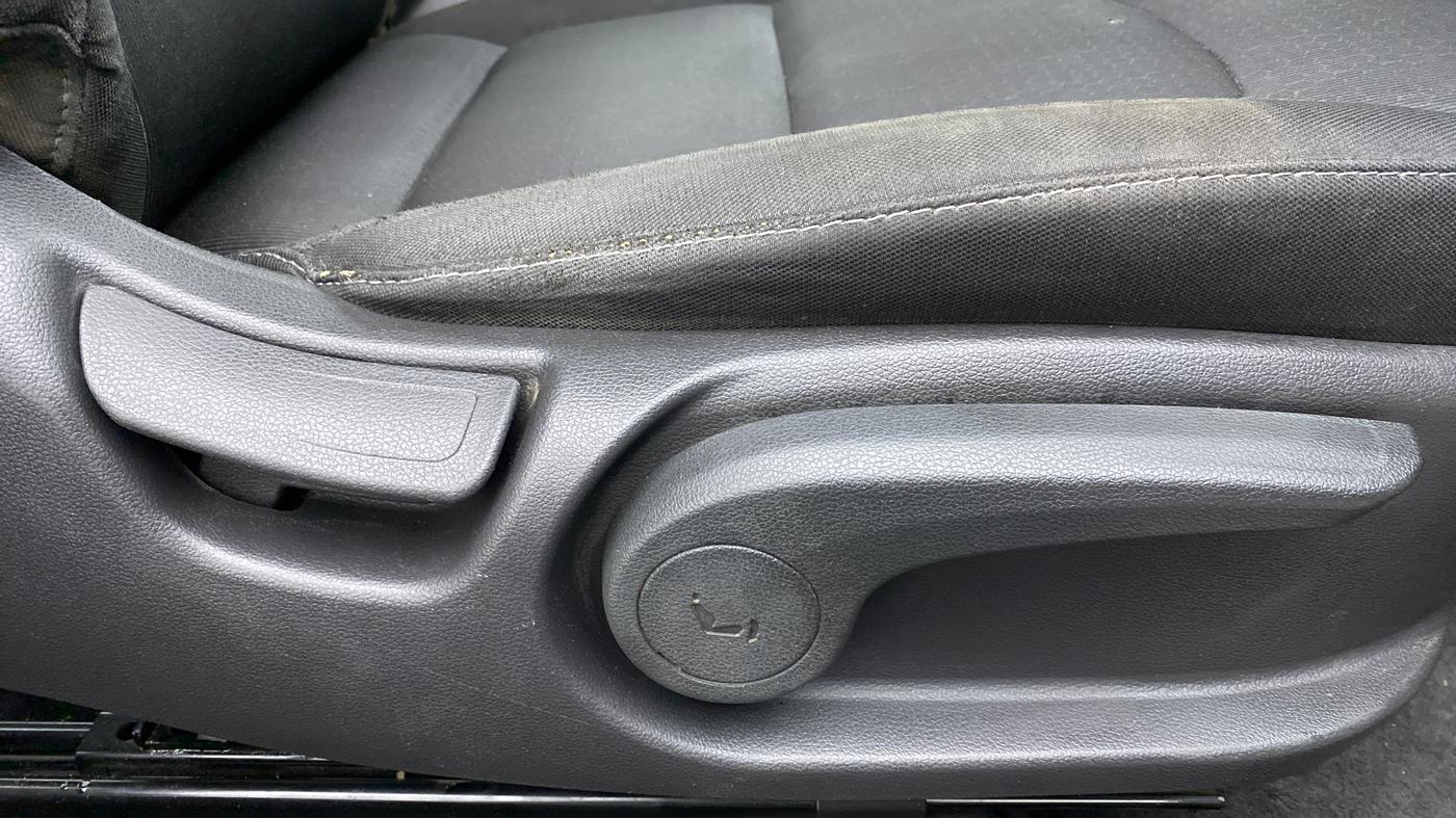 2017 Hyundai New Elantra 2.0 SX AT, Petrol, Automatic, 42,802 km, Driver Side Adjustment Panel