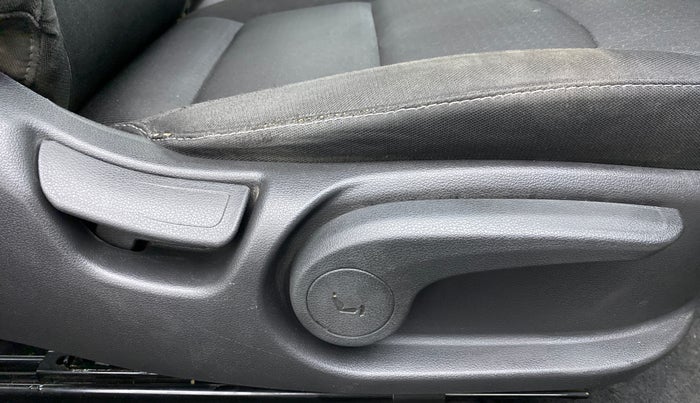 2017 Hyundai New Elantra 2.0 SX AT, Petrol, Automatic, 42,802 km, Driver Side Adjustment Panel