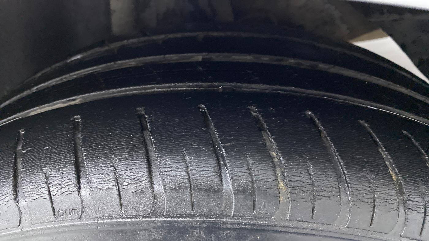 2017 Hyundai New Elantra 2.0 SX AT, Petrol, Automatic, 42,802 km, Left Rear Tyre Tread