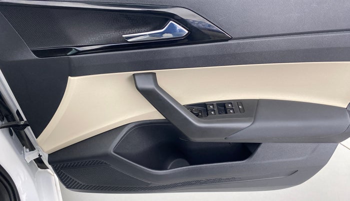 2022 Skoda SLAVIA STYLE 1.0 TSI AT, Petrol, Automatic, 6,135 km, Driver Side Door Panels Control