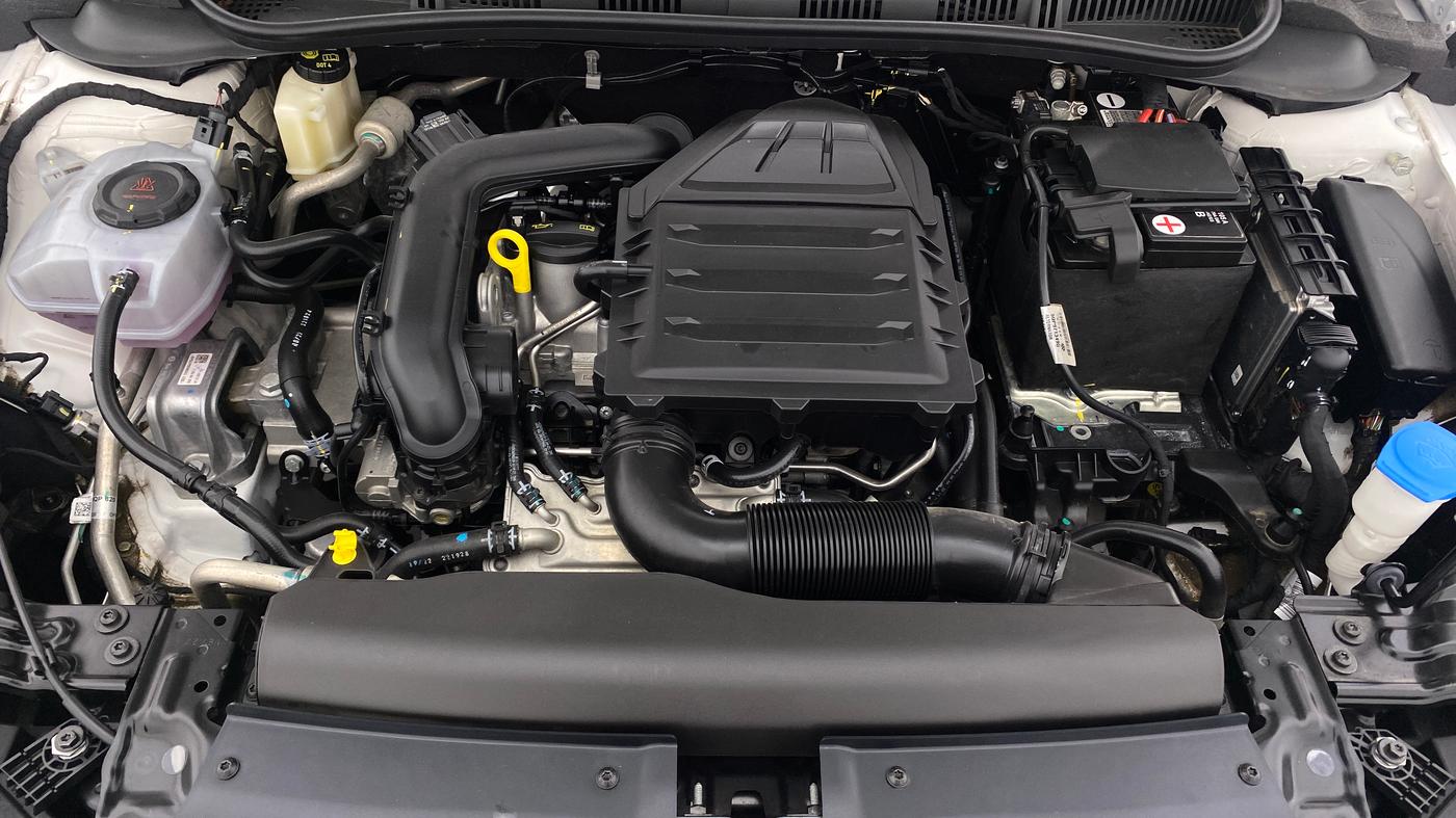 2022 Skoda SLAVIA STYLE 1.0 TSI AT, Petrol, Automatic, 6,135 km, Open Bonet