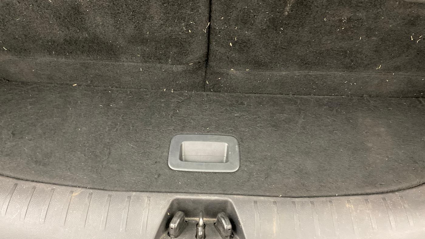 2021 Mahindra XUV700 AX 7 LUXURY P AT 7 STR, Petrol, Automatic, 1,01,825 km, Boot Inside