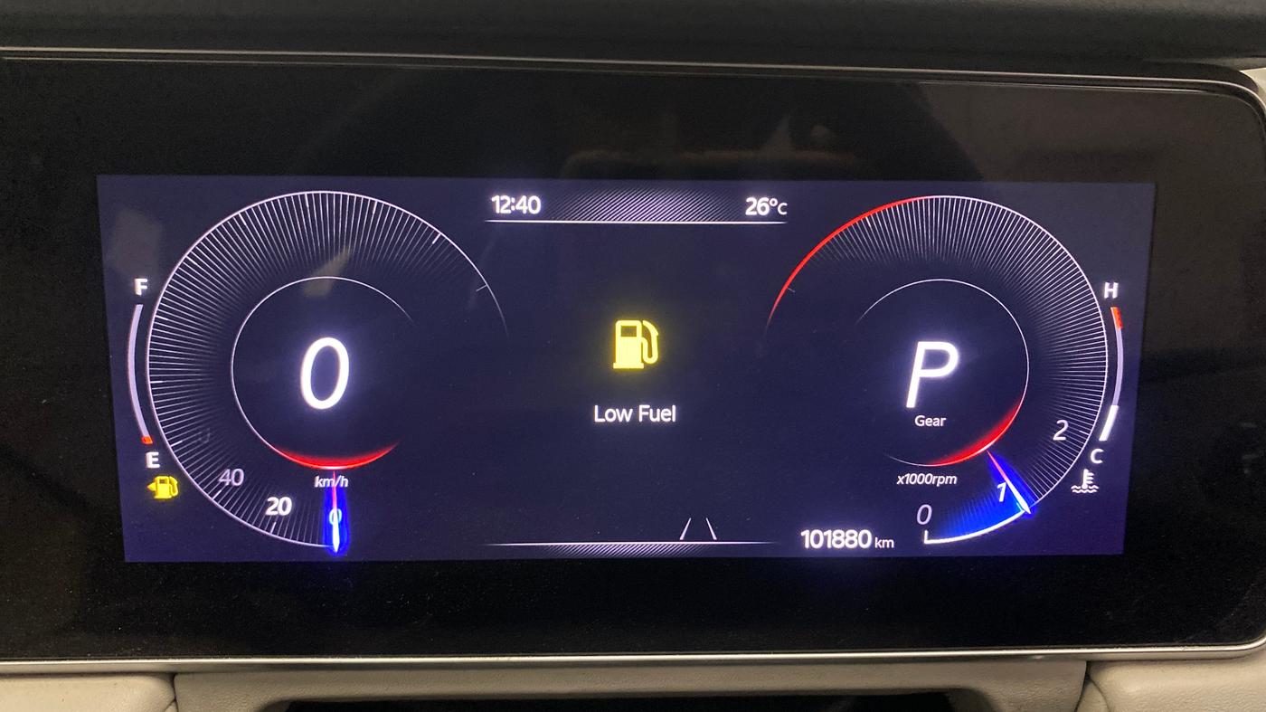 2021 Mahindra XUV700 AX 7 LUXURY P AT 7 STR, Petrol, Automatic, 1,01,825 km, Odometer Image