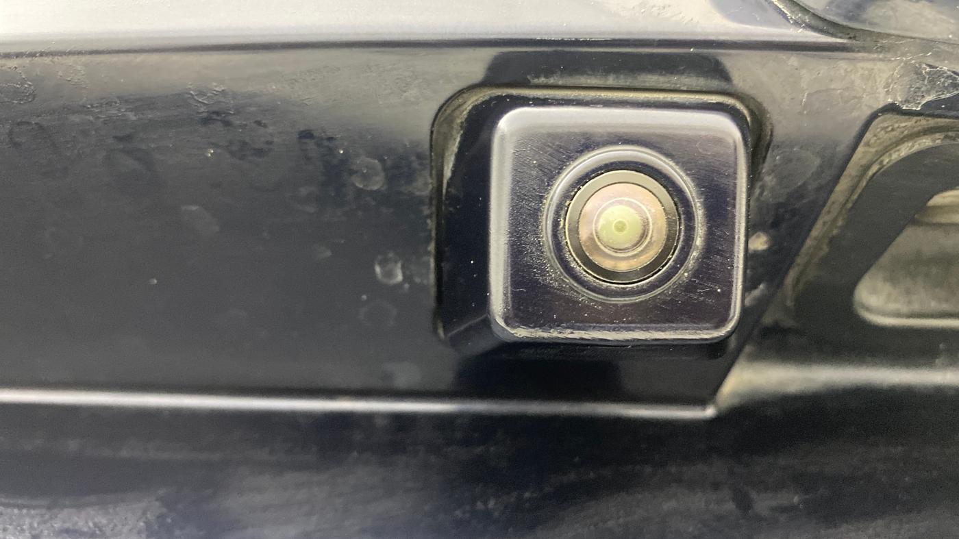 2021 Mahindra XUV700 AX 7 LUXURY P AT 7 STR, Petrol, Automatic, 1,01,825 km, Parking Camera
