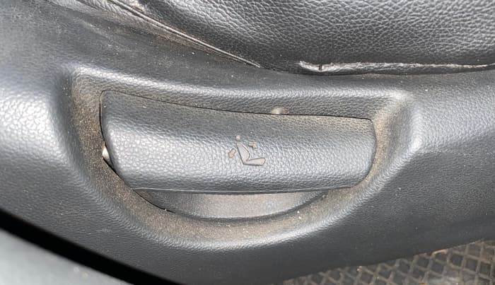 2018 Hyundai Grand i10 ASTA 1.2 KAPPA VTVT, Petrol, Manual, 46,041 km, Driver Side Adjustment Panel