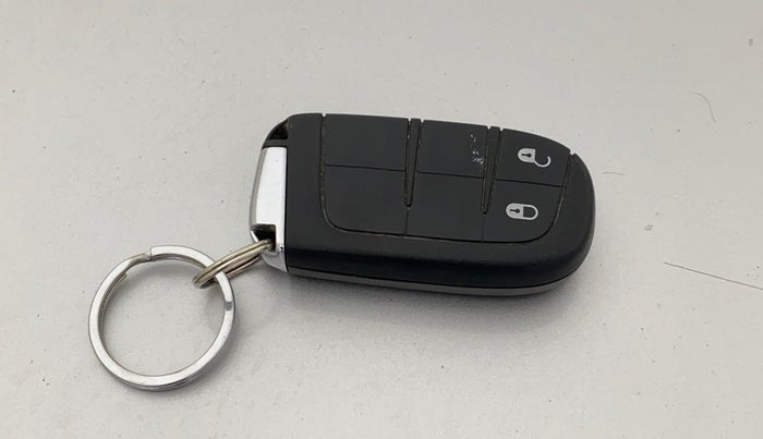 2017 Jeep Compass LIMITED 2.0 DIESEL, Diesel, Manual, 1,06,428 km, Key Close Up