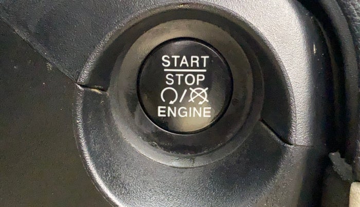 2017 Jeep Compass LIMITED 2.0 DIESEL, Diesel, Manual, 1,06,428 km, Keyless Start/ Stop Button