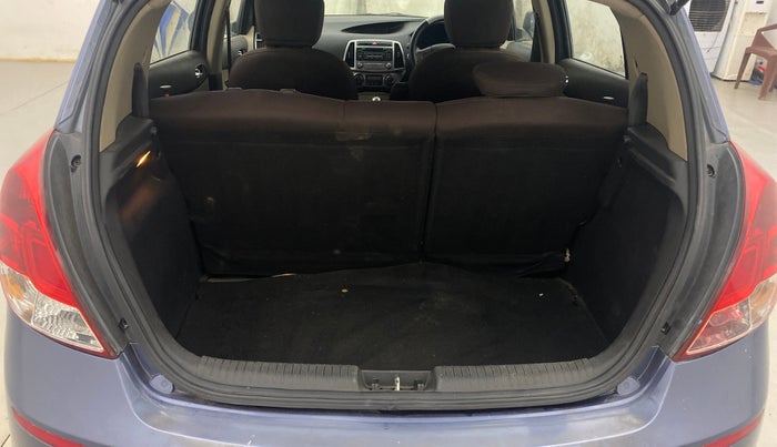 2014 Hyundai i20 ASTA 1.4 CRDI, Diesel, Manual, 1,04,057 km, Boot Inside