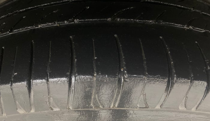 2014 Hyundai i20 ASTA 1.4 CRDI, Diesel, Manual, 1,04,057 km, Left Rear Tyre Tread