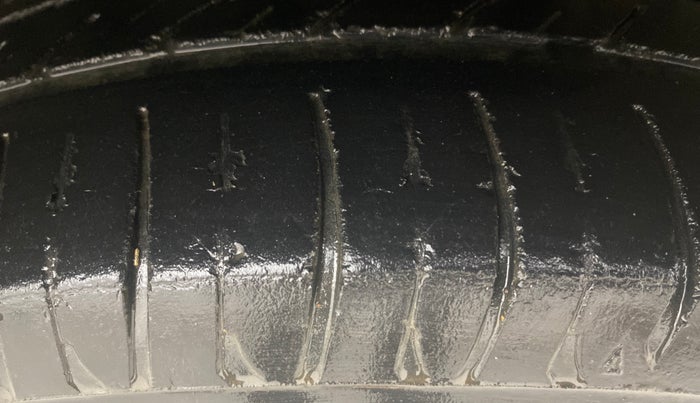 2014 Hyundai i20 ASTA 1.4 CRDI, Diesel, Manual, 1,04,057 km, Right Front Tyre Tread