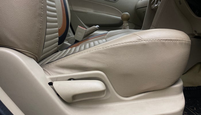 2016 Maruti Swift Dzire VXI, Petrol, Manual, 31,214 km, Driver Side Adjustment Panel