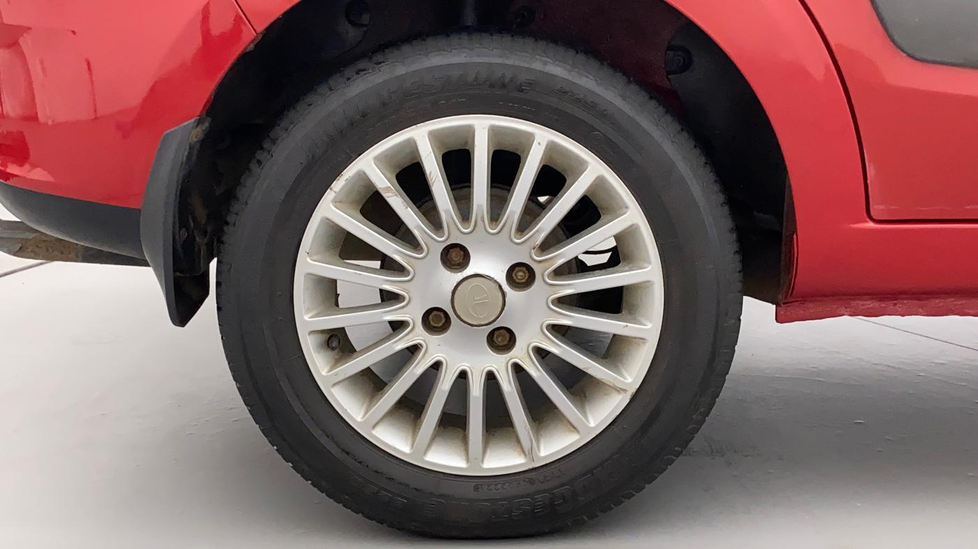 2015 Tata Zest XMS PETROL, Petrol, Manual, 80,303 km, Right Rear Wheel
