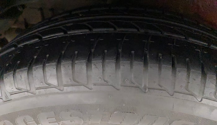 2015 Tata Zest XMS PETROL, Petrol, Manual, 80,303 km, Right Rear Tyre Tread