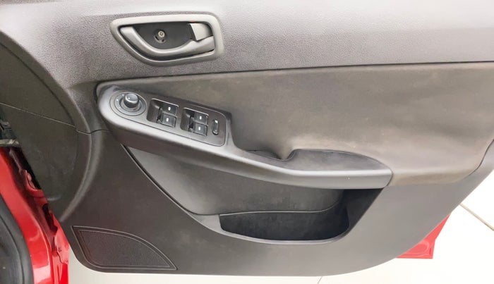 2015 Tata Zest XMS PETROL, Petrol, Manual, 80,303 km, Driver Side Door Panels Control