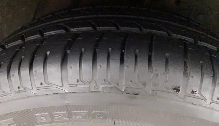 2015 Tata Zest XMS PETROL, Petrol, Manual, 80,303 km, Right Front Tyre Tread