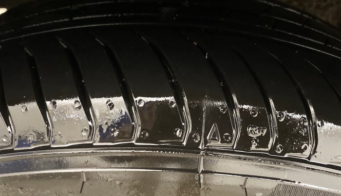 2025 Tata Tiago XZA, Petrol, Automatic, 3,852 km, Right Rear Tyre Tread