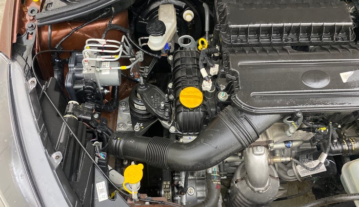 2025 Tata Tiago XZA, Petrol, Automatic, 3,852 km, Engine View - Right