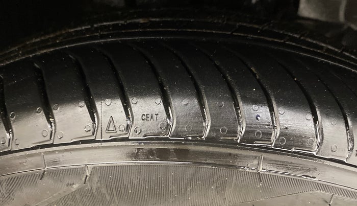 2025 Tata Tiago XZA, Petrol, Automatic, 3,852 km, Right Front Tyre Tread