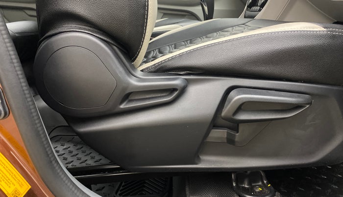 2025 Tata Tiago XZA, Petrol, Automatic, 3,852 km, Driver Side Adjustment Panel