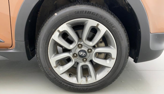2015 Hyundai i20 Active 1.2 SX, Petrol, Manual, 36,278 km, Right Front Wheel