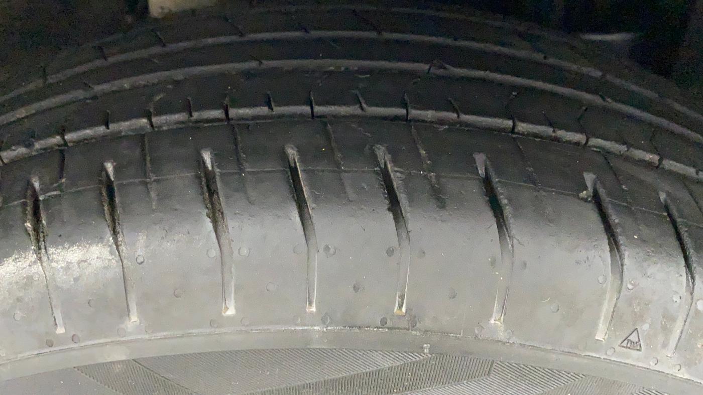 2019 Mahindra MARAZZO M4 7STR, Diesel, Manual, 92,902 km, Right Front Tyre Tread